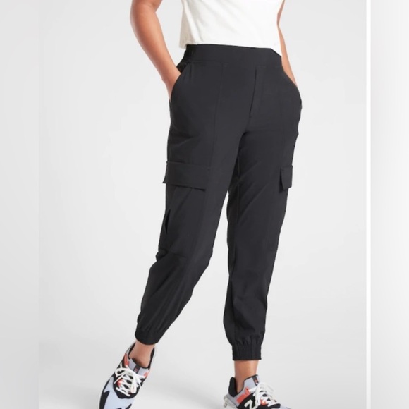 Athleta Pants Chelsea Utility Jogger Black Color Pull On Sz 6 - Picture 1 of 13
